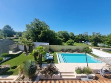 Maison charentaise de plain-pied avec piscine 154 m² Proximité La Rochelle (17)