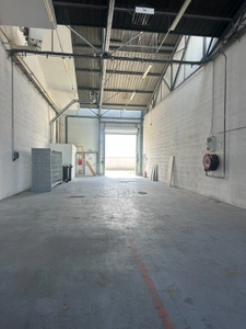 À louer – Entrepôt de stockage de 408m² – Périgny, La Rochelle