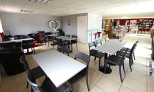 A VENDRE Batiment commercial 150m2, BOURCEFRANC LE CHAPUS, Dpt Charente Maritime (17)