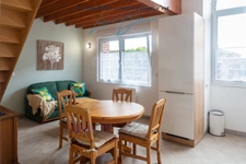 Opportunité : Magnifique Grange Transformée en 4 Gîtes (possibilité 5) avec Hangar, places de stationnement privatifs et terrain constructible