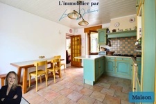 Propriété complète : Une maison de 160m2 + 3 gîtes meublés (possibilité 4) + Hangar + Terrain à Nivelle (59)