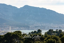 Dpt Bouches du Rhône (13), for sale MARSEILLE 8TH DISTRICT Exceptional modern villa to complete T5 of 250m² - Land of 700m² Panoramic view - Carré d'OR district - Haut de Périer