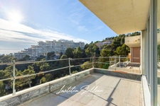 Dpt Bouches du Rhône (13), for sale MARSEILLE 8TH DISTRICT Exceptional modern villa to complete T5 of 250m² - Land of 700m² Panoramic view - Carré d'OR district - Haut de Périer