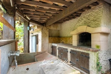 Exclusive listing – Old property requiring reconstruction – Aubagne / Éoures road area
