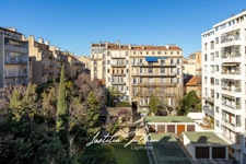 Haussmannian apartment, 184.77 m² – 7 rooms – Entire landing – Marseille 8th arrondissement - PERIER