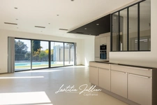 Eoures (13011) – Maison d’architecte contemporaine T4 de 114 m² – Piscine chauffée – Terrain clos 400 m² – Vue dégagée – Prestations haut de gamme
