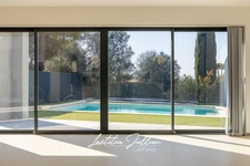 Eoures (13011) – Contemporary architect-designed 4-bedroom house of 114 m² – Heated swimming pool – Enclosed 400 m² plot – Unobstructed view – High-end amenities