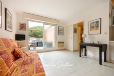 DEPT VAR - LE LAVANDOU Cavalière – Studio 26m² 4 couchages avec terrasse de 11m² plein Sud au calme, parking et plage à pied