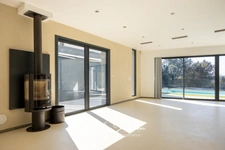 Eoures (13011) – Contemporary architect-designed 4-bedroom house of 114 m² – Heated swimming pool – Enclosed 400 m² plot – Unobstructed view – High-end amenities