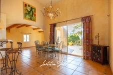 MARSEILLE 12th | 5-BEDROOM VILLA OF 165 m² IN A DOMINANT POSITION – UNINTERRUPTED VIEWS, SEA AND POOL VIEWS