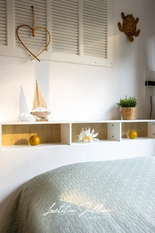 EXCLUSIVE – Renovated one-bedroom apartment with terrace and parking – Very quiet location, 5-minute walk to the beach – Carré d'Or area of Les Lecques