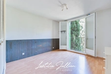 En exclusivité par Laëtitia JULLIEN – Marseille 10ème – Les Collines – T4 traversant de 83,83 m² avec balcon et loggia au pied du Parc des Bruyères