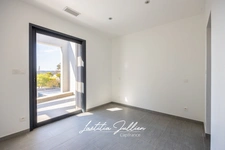 Eoures (13011) – Maison d’architecte contemporaine T4 de 114 m² – Piscine chauffée – Terrain clos 400 m² – Vue dégagée – Prestations haut de gamme