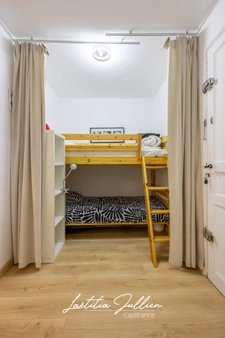 EXCLUSIVE – Renovated one-bedroom apartment with terrace and parking – Very quiet location, 5-minute walk to the beach – Carré d'Or area of Les Lecques