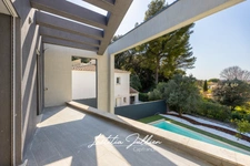 Eoures (13011) – Maison d’architecte contemporaine T4 de 114 m² – Piscine chauffée – Terrain clos 400 m² – Vue dégagée – Prestations haut de gamme