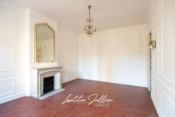 Appartement haussmannien 184.77 m² – 7 pièces – Intégralité du palier – Marseille 8ᵉ - PERIER