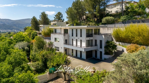 Villa californienne T5 + T2 indépendant avec piscine – Les Accates Marseille 11e