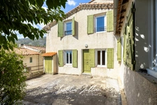 Lascours – Maison de village T4 avec jardin, terrasse et stationnement