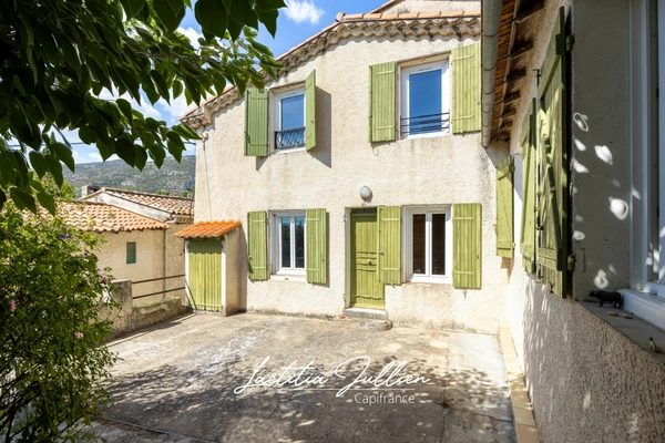 Lascours – Maison de village T4 avec jardin, terrasse et stationnement