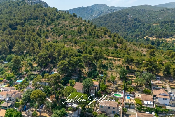 EXCLUSIVITÉ – Villa T5 de 117 m² avec piscine, vue panoramique et espace indépendant – Marseille 11ème - La Barasse