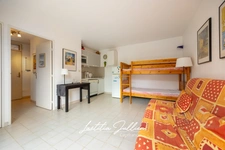 VAR DEPARTMENT - LE LAVANDOU Cavalière – Studio 26m² sleeps 4 with 11m² south-facing terrace in a quiet location, parking and beach within walking distance