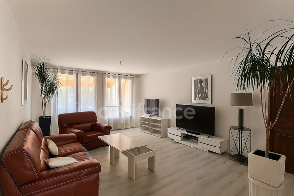 Appartement T3 au calme, traversant, avec balcon et cave – Quartier Les Passons - 13400 AUBAGNE