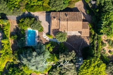 En exclusivité par Laëtitia JULLIEN – Marseille 11e – Saint-Menet – Propriété T4 de près de 150 m² habitables avec studio indépendant, piscine et jardin arboré de plus de 1 500 m²
