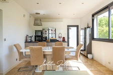 Californian-style villa with 5 bedrooms + separate 2-bedroom apartment and swimming pool – Les Accates, Marseille 11th arrondissement