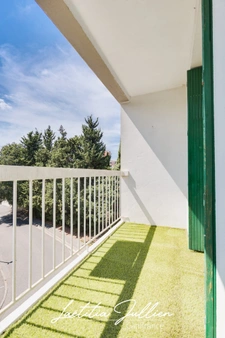 En exclusivité par Laëtitia JULLIEN – Marseille 10ème – Les Collines – T4 traversant de 83,83 m² avec balcon et loggia au pied du Parc des Bruyères