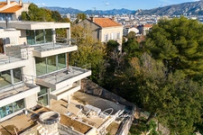 Dpt Bouches du Rhône (13), for sale MARSEILLE 8TH DISTRICT Exceptional modern villa to complete T5 of 250m² - Land of 700m² Panoramic view - Carré d'OR district - Haut de Périer