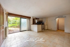 Exclusive listing – Old property requiring reconstruction – Aubagne / Éoures road area