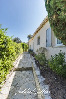 La Penne-sur-Huveaune – Maison T5 de plain-pied 155 m² – Piscine – Vue dégagée – Sans vis-à-vis