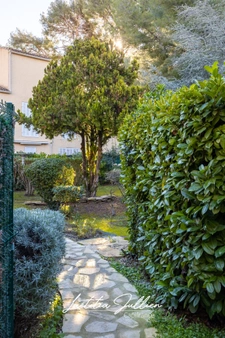 EXCLUSIVE – Renovated one-bedroom apartment with terrace and parking – Very quiet location, 5-minute walk to the beach – Carré d'Or area of Les Lecques