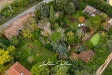 Exclusive listing – Old property requiring reconstruction – Aubagne / Éoures road area