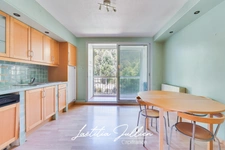 En exclusivité par Laëtitia JULLIEN – Marseille 10ème – Les Collines – T4 traversant de 83,83 m² avec balcon et loggia au pied du Parc des Bruyères