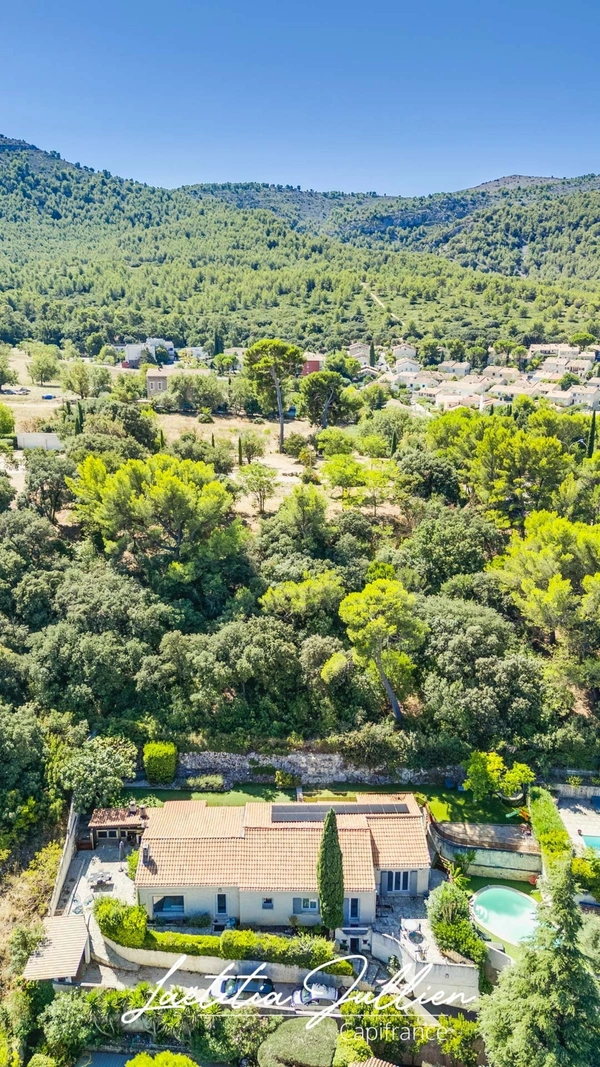 La Penne-sur-Huveaune – Maison T5 de plain-pied 155 m² – Piscine – Vue dégagée – Sans vis-à-vis