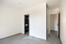 Eoures (13011) – Contemporary architect-designed 4-bedroom house of 114 m² – Heated swimming pool – Enclosed 400 m² plot – Unobstructed view – High-end amenities