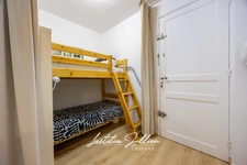 EXCLUSIVE – Renovated one-bedroom apartment with terrace and parking – Very quiet location, 5-minute walk to the beach – Carré d'Or area of Les Lecques