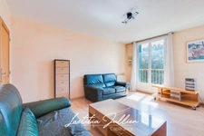 En exclusivité par Laëtitia JULLIEN – Marseille 10ème – Les Collines – T4 traversant de 83,83 m² avec balcon et loggia au pied du Parc des Bruyères