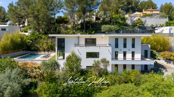 Villa californienne T5 + T2 indépendant avec piscine – Les Accates Marseille 11e