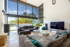 Californian-style villa with 5 bedrooms + separate 2-bedroom apartment and swimming pool – Les Accates, Marseille 11th arrondissement