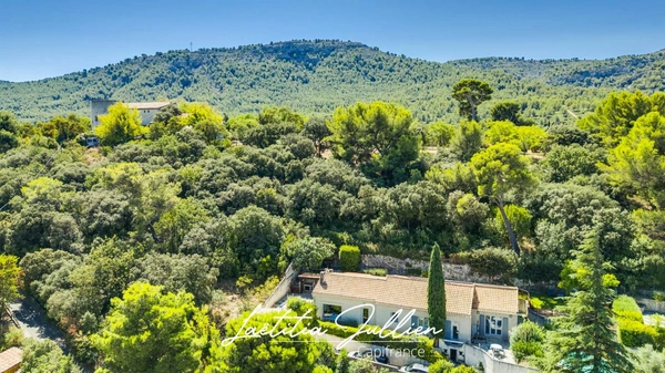 La Penne-sur-Huveaune – Maison T5 de plain-pied 155 m² – Piscine – Vue dégagée – Sans vis-à-vis