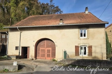 Coup de coeur, en Exclusivité maison de village T3 d'environ 88m2 sur une parcelle de  963m2 + 110m2 de garage + 100m2 combles 
