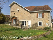 Maison de caractère T6 d'environ 180m2 + 166m2 de grange à Montenois