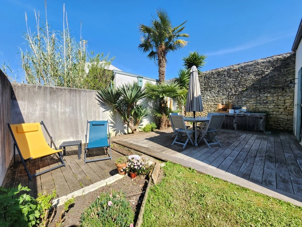 À VENDRE ILE D'OLERON – Maison individuelle coup de cœur 5 pièces – Terrain clos & terrasses + Garage – 349 990 € FAI
