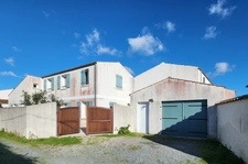 À VENDRE ILE D'OLERON – Maison individuelle coup de cœur 5 pièces – Terrain clos & terrasses + Garage – 339 150 € FAI