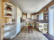 Maison à vendre de plain-pied 139m² - 5 pièces - LE CHATEAU D'OLERON (17) 