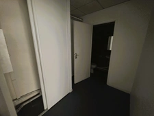 A LOUER à DOLUS D'OLERON en emplacement N°1+, Locaux d'activité de 155m² avec 3 bureaux, 1 salle de réunion, etc...