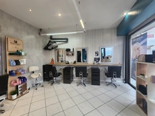 À vendre : Fonds de commerce – Salon de coiffure (61 000 €) - La Brée Les Bains - Île d’Oléron
