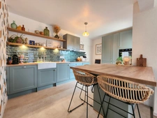 Maison individuelle coup de cœur 5 pièces 114m² – Terrain clos & terrasse + Garage – 2.5 km de la plage